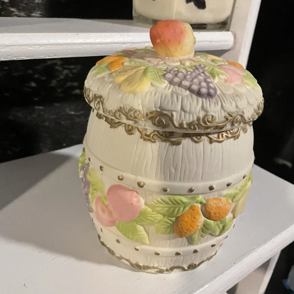 Vintage Biscuit Barrel/Cookie Jar with Raised‎ Fruit  decor  Estate